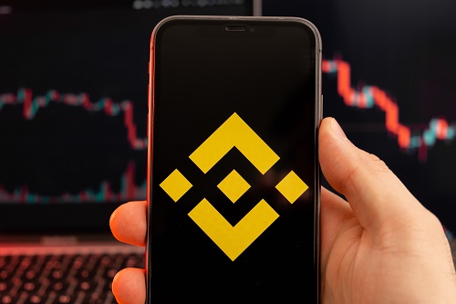 BNB price declines 10% amid negative news around BUSD