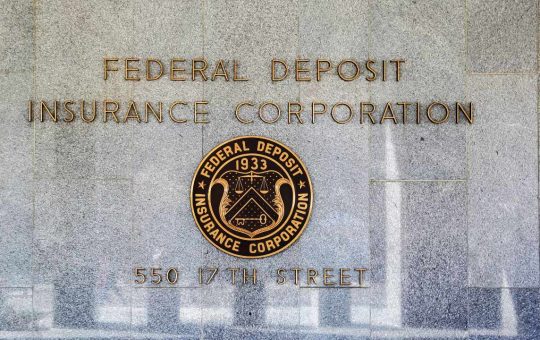 Midsize US Banks Ask FDIC to Insure All Deposits for 2 Years Before Another Bank Fails