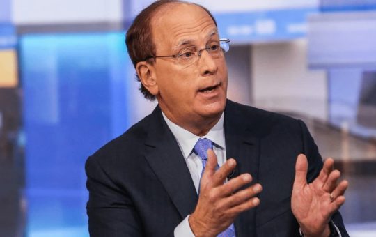 BlackRock CEO Larry Fink Calls Bitcoin Pump A "Flight to Quality"