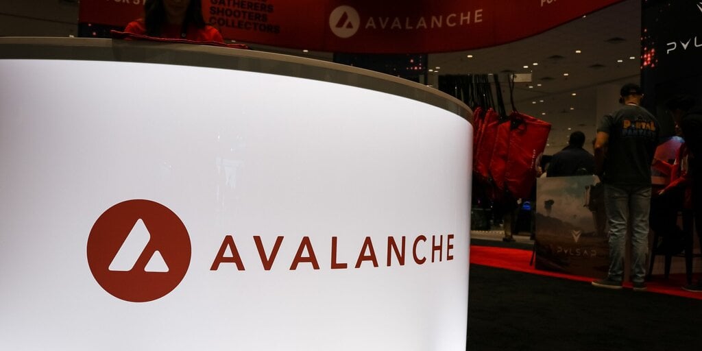 Avalanche Flips Dogecoin Market Cap With Double-Digit Surge