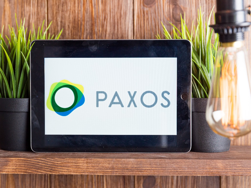 Paxos and Chainlink power up PayPal’s PYUSD with price feed integration